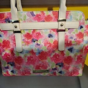 Liz Clabone flowered handbag 👜